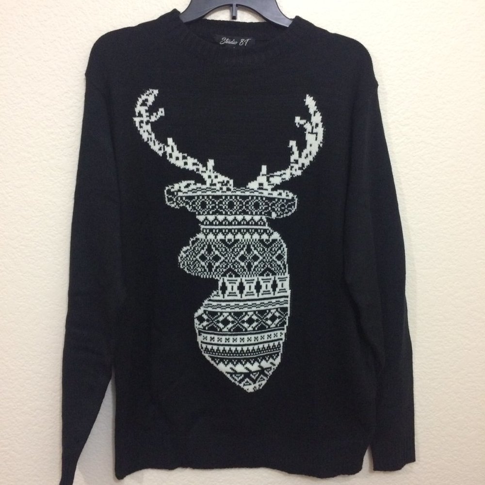 Studio 8T Christmas Sweater Holidays Reindeer NWOT - Picture 2 of 10